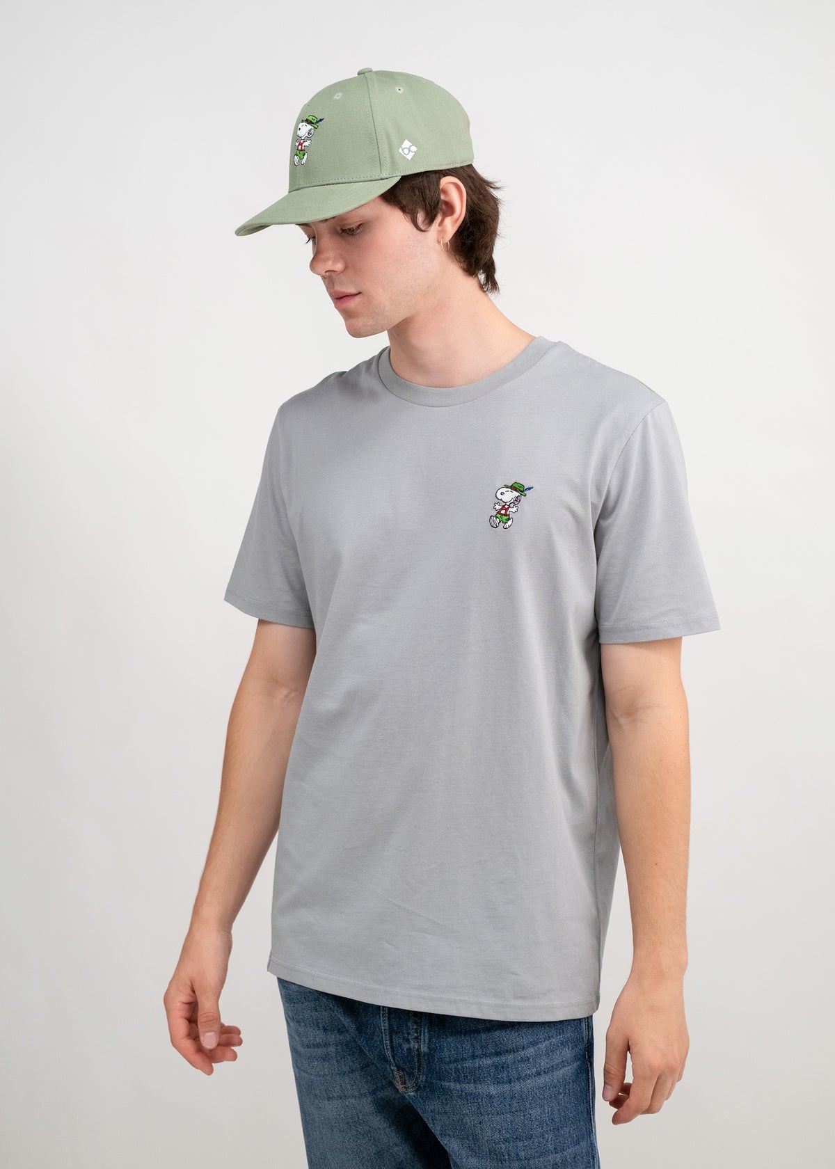 T-Shirt "Peanuts: Snoopy in Tracht" - nebelgrau