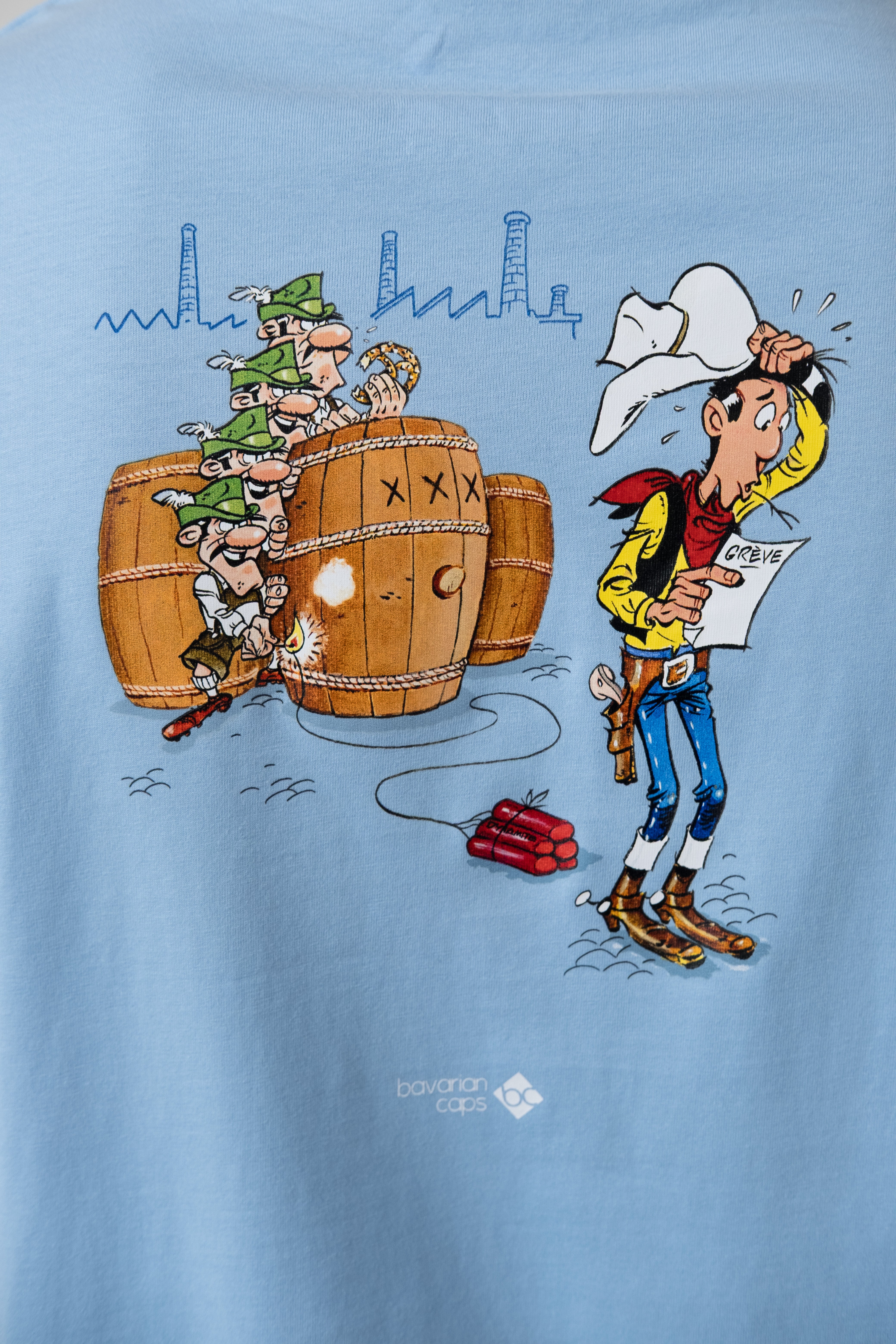T-Shirt "Lucky Luke: Bierfässer" - hellblau