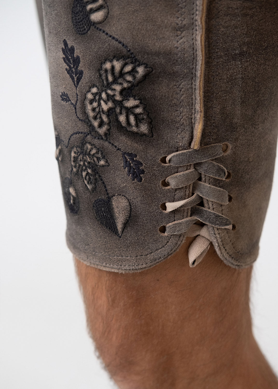 Lederhose "Schafkopf" - graubraun/blau