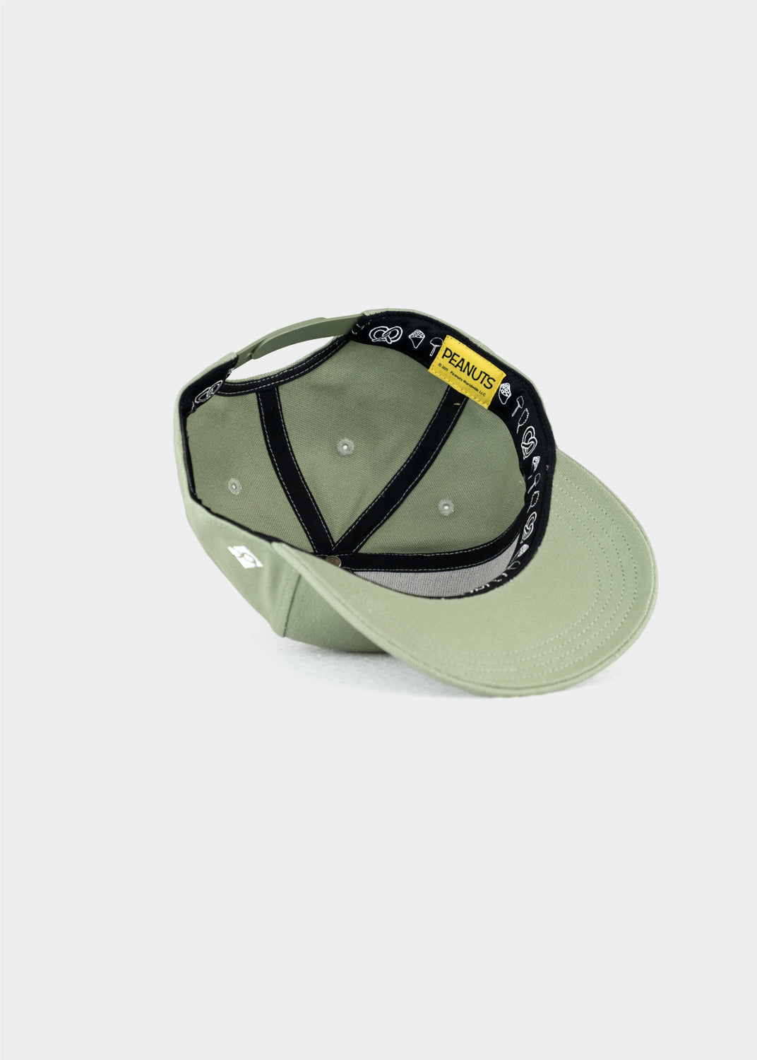 Cap "Peanuts: Snoopy in Tracht" - khaki (Halfcurved)