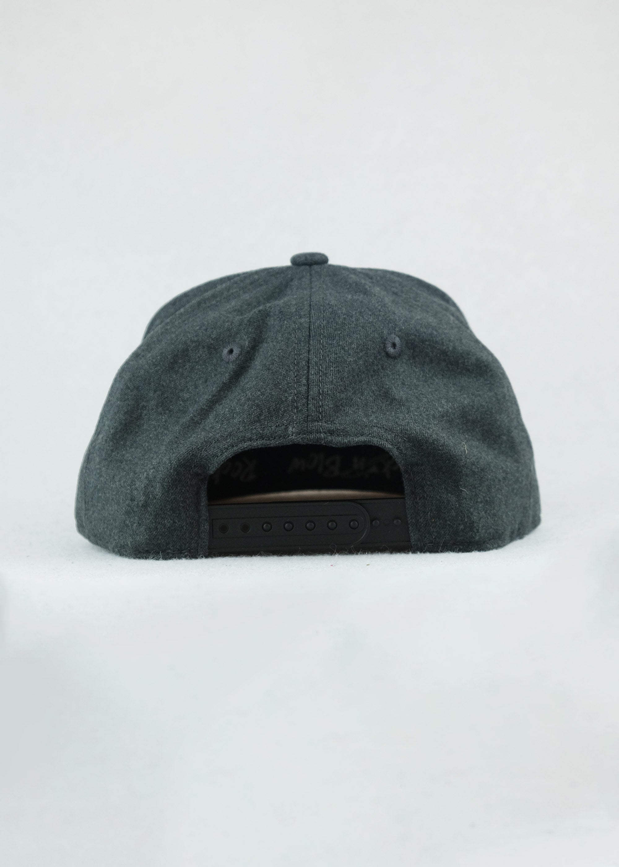 Cap "d´Hundskrippln: Lederhosnamore" - dunkelgrau (Snapback)